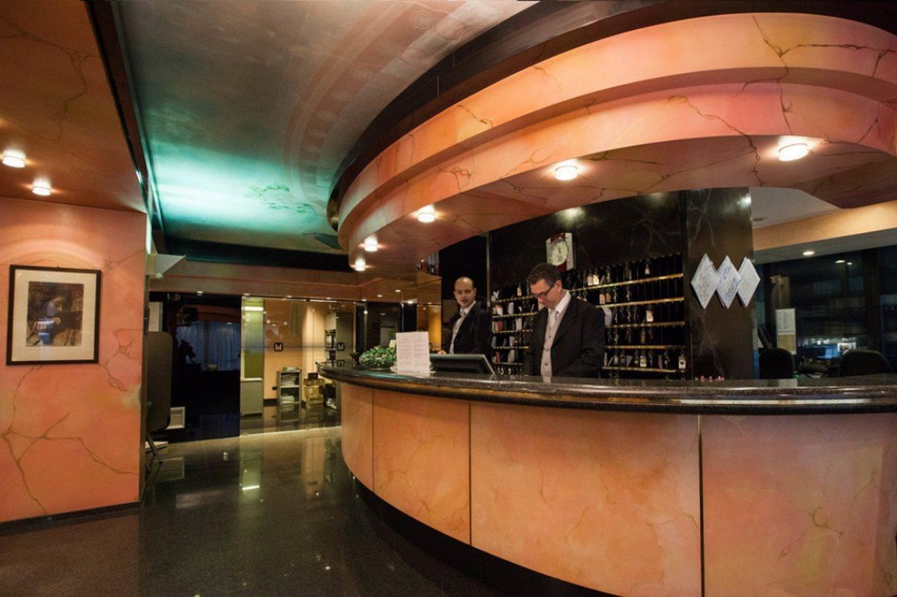 Brunelleschi Hotel Milaan Buitenkant foto