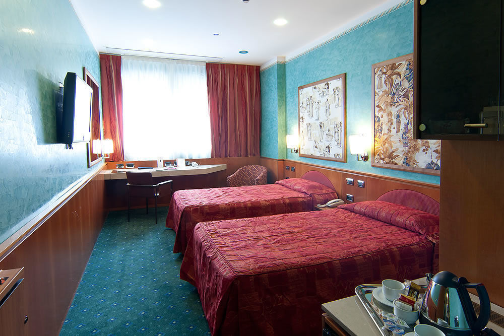 Brunelleschi Hotel Milaan Buitenkant foto