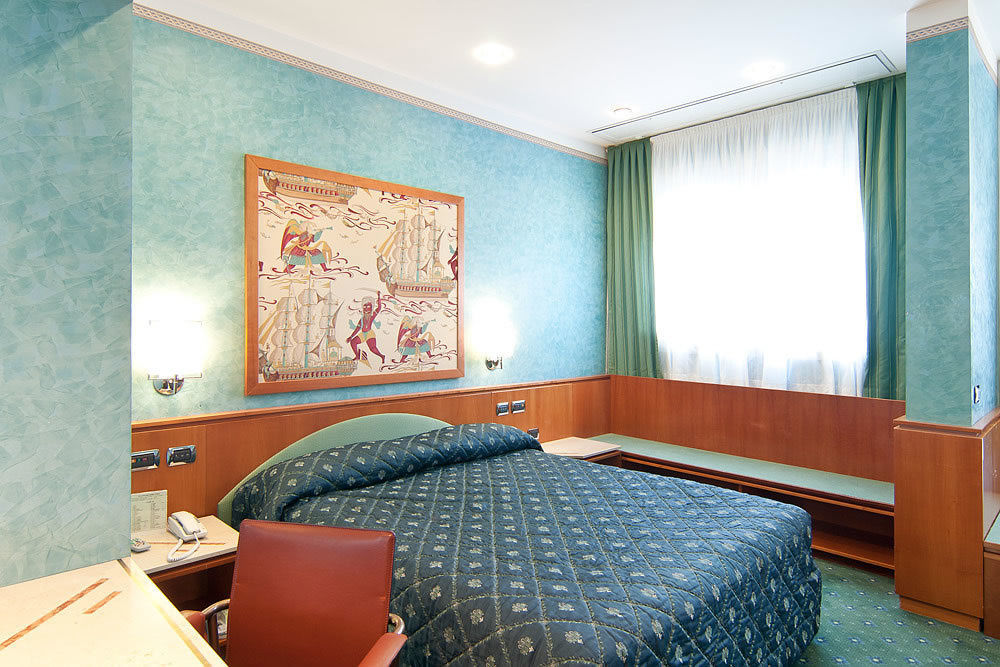 Brunelleschi Hotel Milaan Buitenkant foto