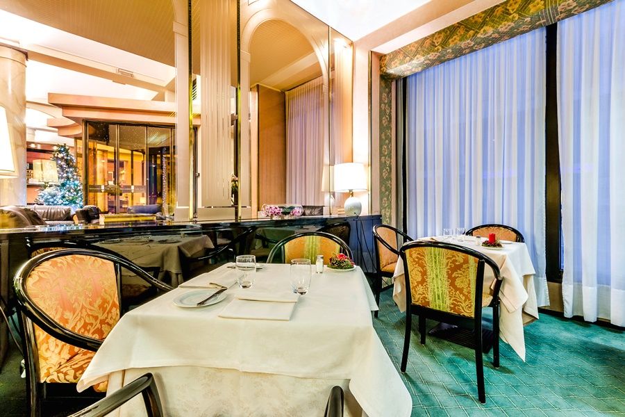 Brunelleschi Hotel Milaan Buitenkant foto