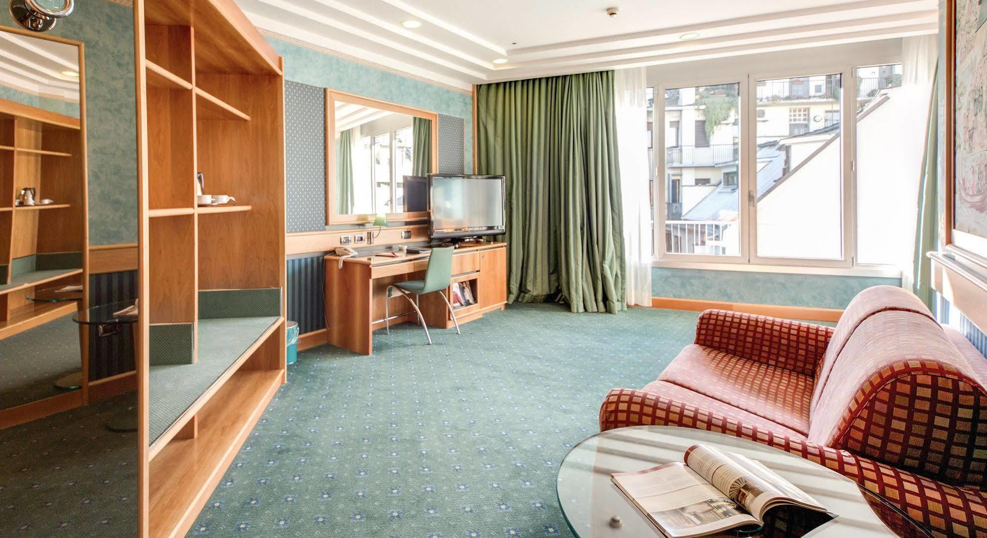 Brunelleschi Hotel Milaan Buitenkant foto