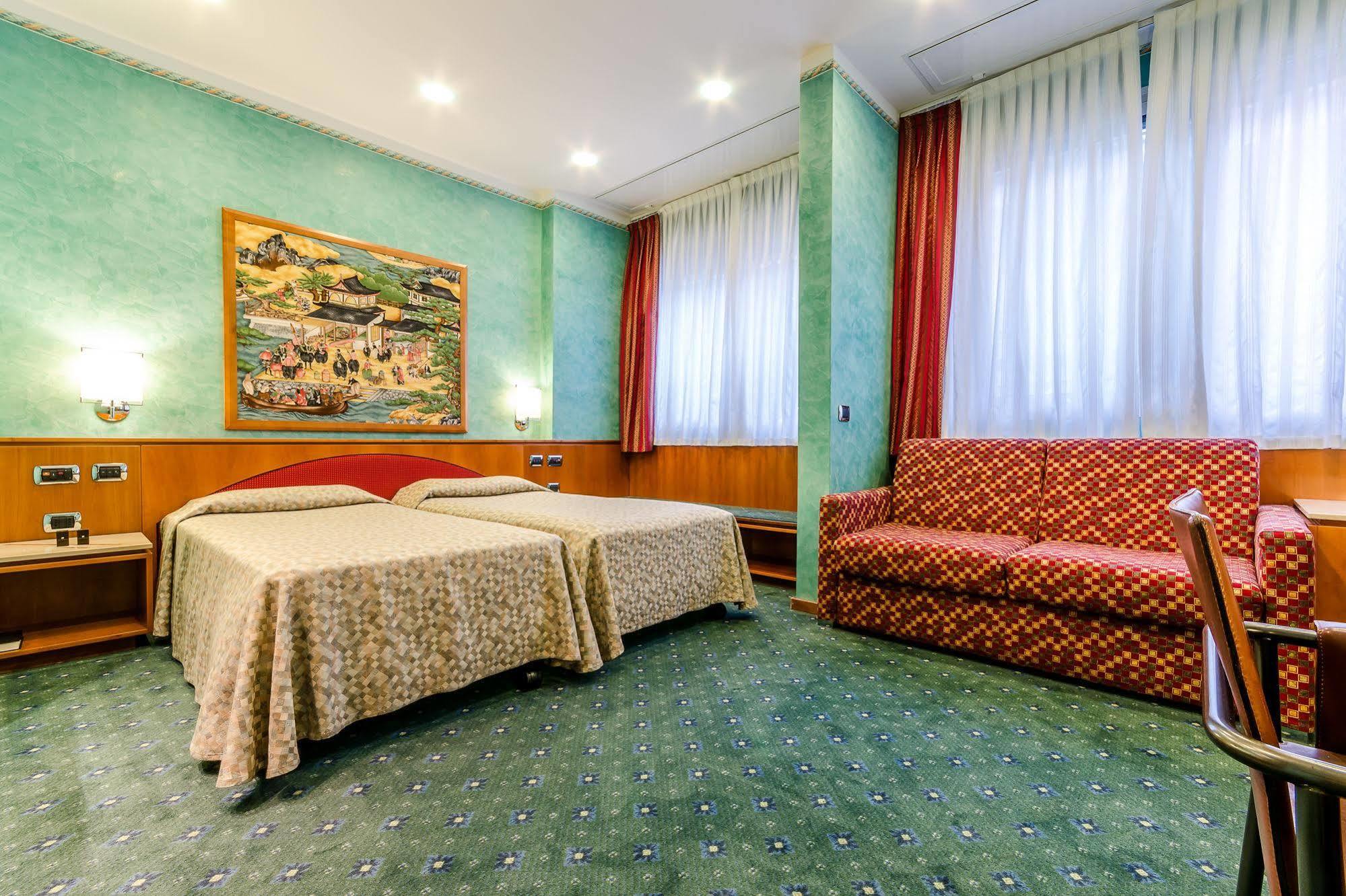 Brunelleschi Hotel Milaan Buitenkant foto