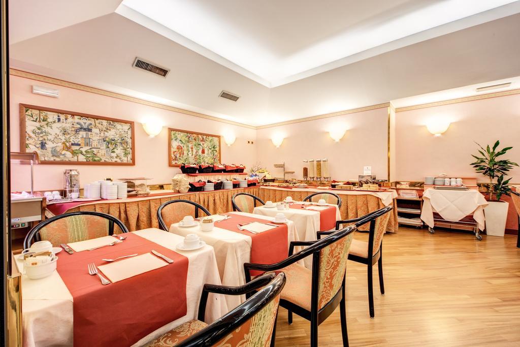 Brunelleschi Hotel Milaan Buitenkant foto
