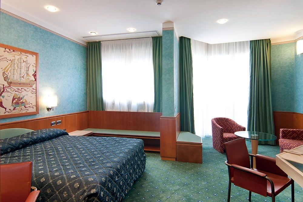 Brunelleschi Hotel Milaan Buitenkant foto