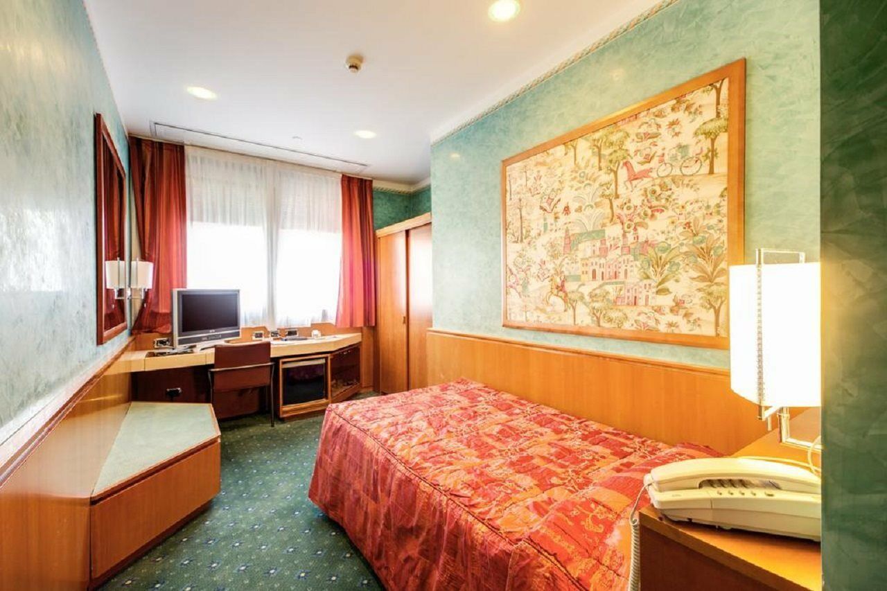 Brunelleschi Hotel Milaan Buitenkant foto